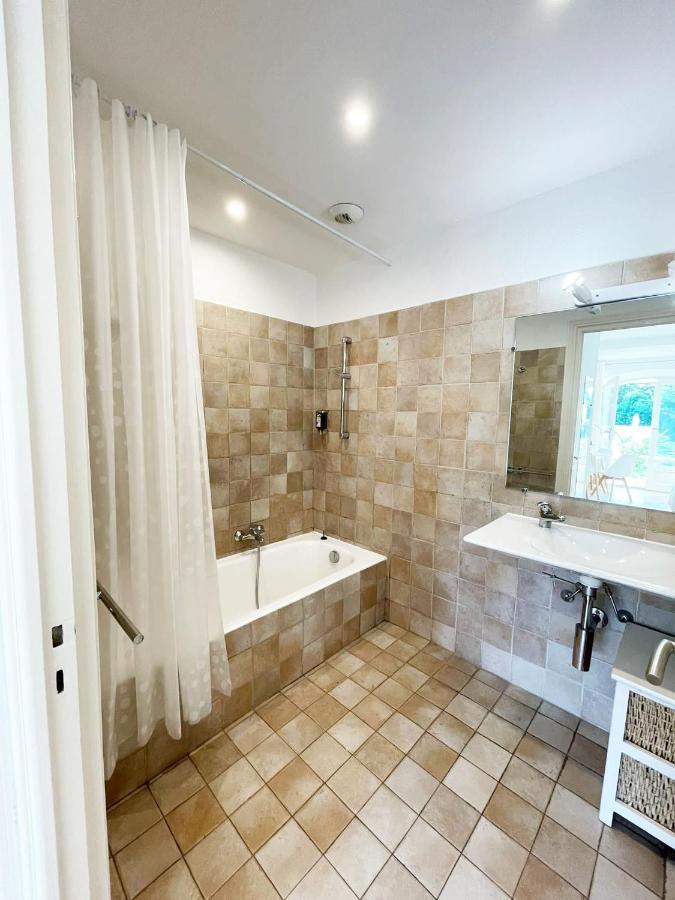 Studio 2 - Les Suites De Robinson - Residence Avec Piscine En Bord De Siagne, A Манделю-ла-Напул Екстериор снимка
