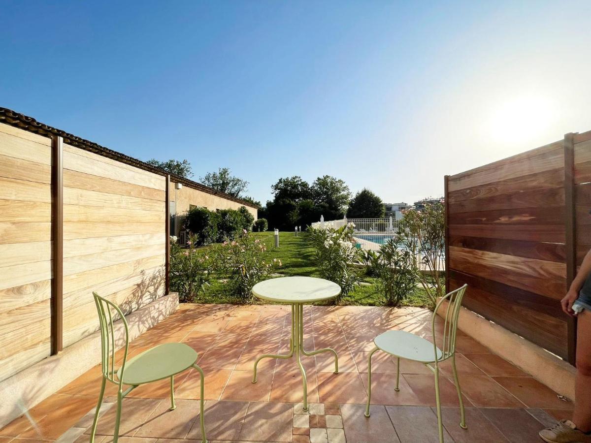 Studio 2 - Les Suites De Robinson - Residence Avec Piscine En Bord De Siagne, A Манделю-ла-Напул Екстериор снимка
