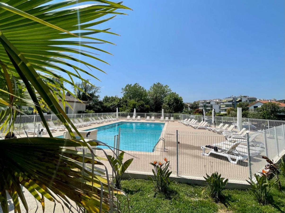 Studio 2 - Les Suites De Robinson - Residence Avec Piscine En Bord De Siagne, A Манделю-ла-Напул Екстериор снимка